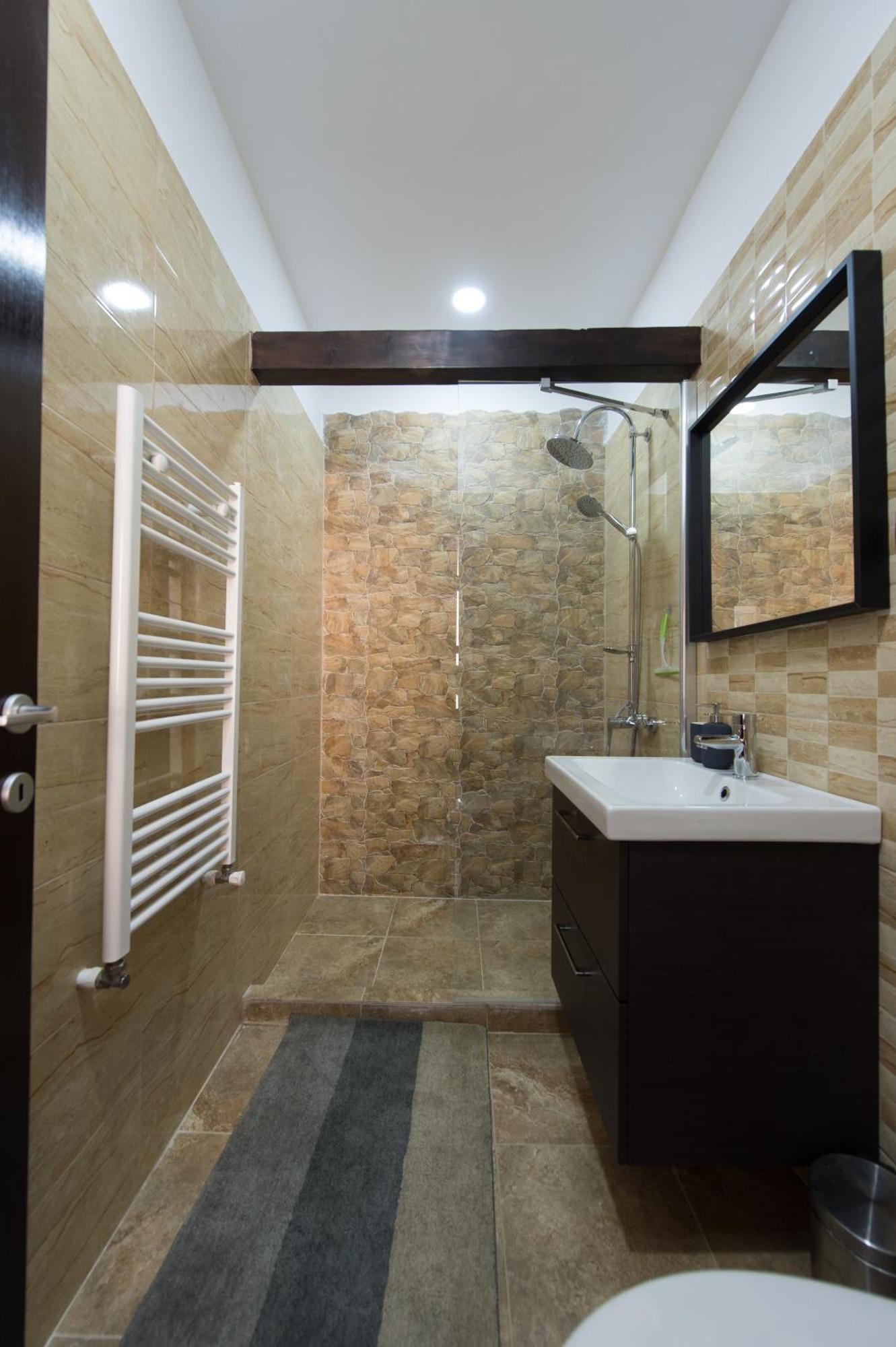 Lovely Brasov Flat With Patio And Mountain Views Exterior foto