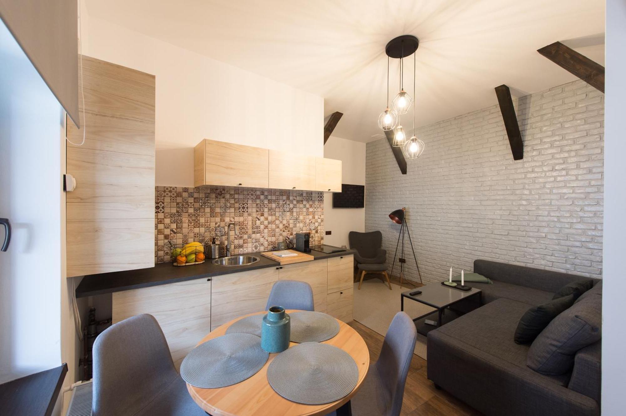Lovely Brasov Flat With Patio And Mountain Views Exterior foto